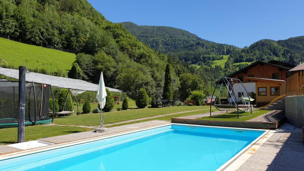 Ferienwohnungen Koflerhof カステルロット エクステリア 写真