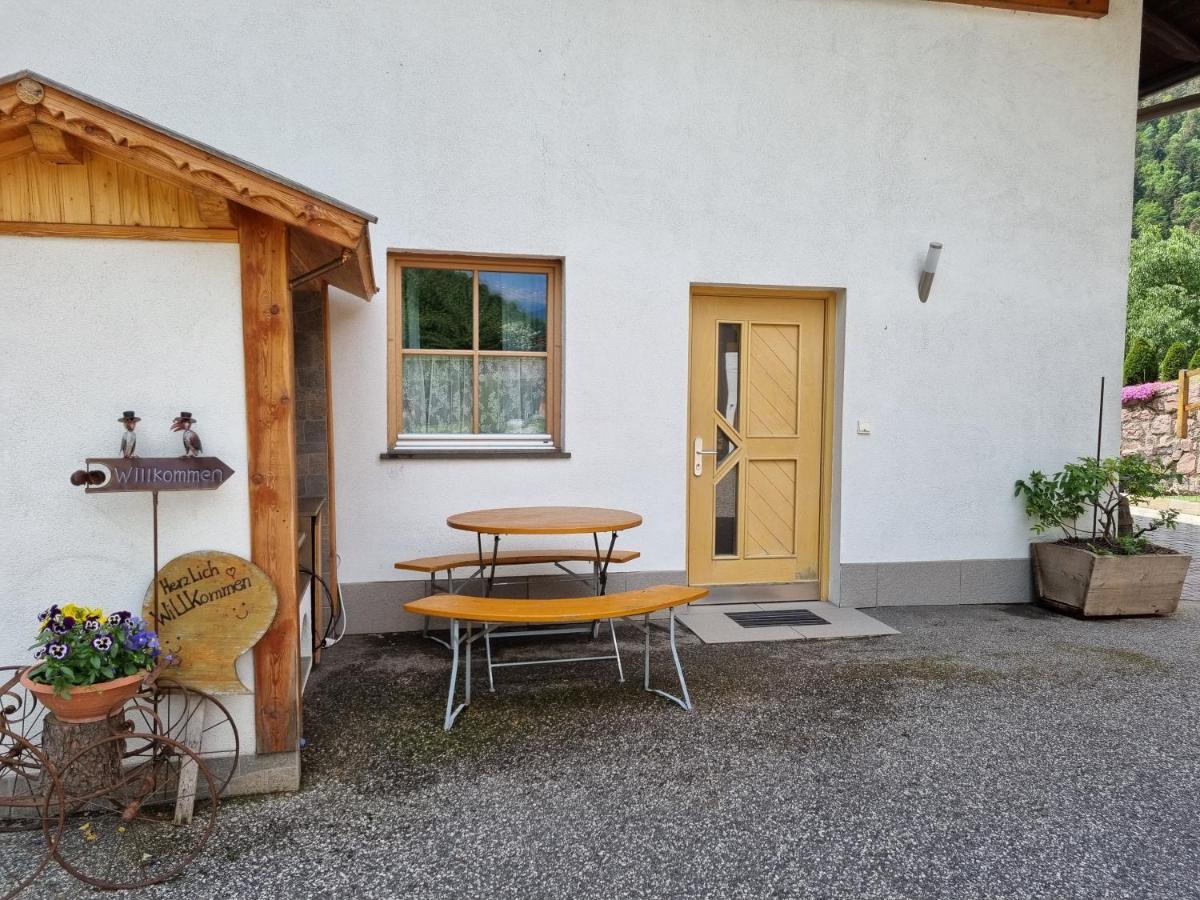 Ferienwohnungen Koflerhof カステルロット エクステリア 写真